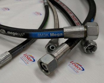 A mangueira hidráulica de alta pressão é um produto desenvolvido para efetuar a condução da água por meio de sistemas de alta pressão, que possibilita a troca de tubulações pelas mangueiras.

