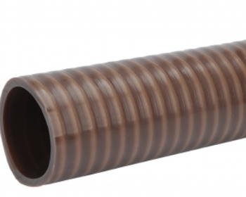 A mangueira Kanaflex flexível KFA conta com um espiral marrom petróleo e antiestático e é confeccionada em PVC flexível para fazer a função do raio de curvatura menor. O PVC faz com que o formato não ceda quando aplicado no vácuo. 

