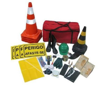 O kit de emergência para caminhão NBR é um conjunto de equipamentos selecionados e de eficácia para uma eventual situação onde possa ocorrer vazamento de produtos considerados perigosos, os quais vão ser neutralizados.

