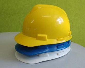 Os capacetes de segurança MSA V-Gard estão de acordo com as exigências da norma brasileira ABNT NBR 8221/2003. 

