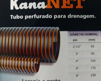 A mangueira Kanaflex flexível KANANET é considerada um tubo fabricado em polietileno de alta densidade (PEAD), corrugado, com raio de curvatura ideal e seção circular. Esta é indicada para coletar e escoar o excesso de líquidos infiltrados no solo, resultando no uso correto de áreas com lençóis freáticos altos ou alagadiços. 