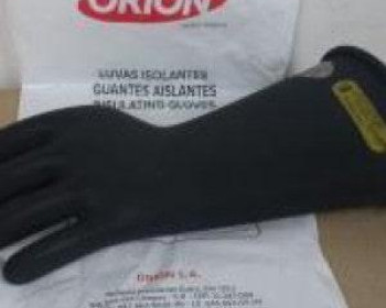 Uma bolsa guarda luvas de alta tensão é um equipamento de proteção individual (EPI) projetado para garantir a segurança dos profissionais que trabalham em ambientes com eletricidade de alta tensão.