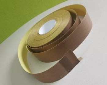 A fita Armalon com fibra de vidro é um material de engenharia que combina as propriedades robustas da fibra de vidro com a resistência da fita Armalon.
