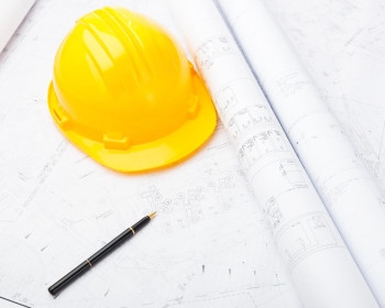 O capacete de segurança é um acessório essencial para a proteção dos trabalhadores nas mais diversas ocasiões. 
