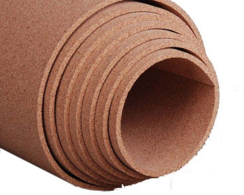 O Lençol de cortiça é um produto leve, impermeável contra líquidos e gases, e com membrana flexível, a cortiça é o produto ideal para fabricação desde rolhas a salva vidas, de piso a juntas, roupas a porta copos, porta panelas, quadros de aviso. Não existe produto similar, seja natural ou artificial, com todas essas características que são únicas da cortiça, leve, resistente a fricção, compressão, expansão, impermeável, macio, não afunda, etc.