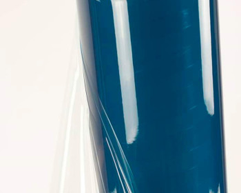 O Lençol de PVC transparente é um isolante térmico muito forte quando usado como divisórias ou no formato de cortinas ou portas. Pode resultar em economia de energia térmica elevada em seus edifícios, armazéns ou escritórios.