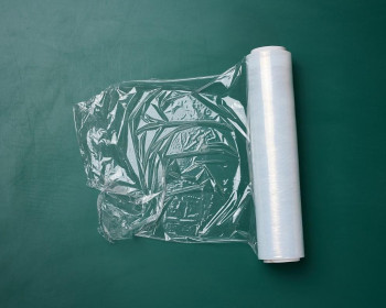Os filmes stretch tornaram-se peças fundamentais na otimização de processos e na proteção de cargas em uma variedade de indústrias.