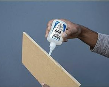 Encontre os melhores adesivos industriais para adesão de qualidade com produtos das marcas Tekbond, Brascola, Henkel, 3M, Araldite, Loctite. Disponíveis em frascos com 20g e 100g.