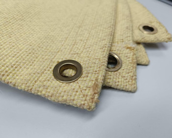 A manta de proteção para solda aramida Lester é térmica anti-chamas é um tapete de proteção desenvolvido para trabalhos de soldagem, brasagem e outras operações que envolvem altas temperaturas. Produzida com materiais de alto desempenho e livres de substâncias nocivas, oferece proteção eficiente para superfícies, componentes e paredes contra faíscas, queimaduras e contato direto com chamas. Sua elevada resistência térmica e durabilidade garantem mais segurança, confiabilidade e tranquilidade no ambiente de trabalho.