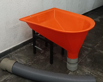 Encontre na Lester equipamentos o Funil para argamassa ideal para o transporte vertical para agilizar o revestimento externo de fachada em sua obra. Televendas 11 4061-1200