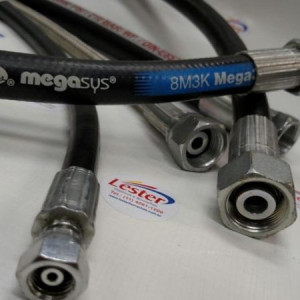 Mangueira Gates é sinônimo de mangueira de qualidade. Só um fabricante pode garantir um produto forte como a mangueira gates, a qual tem acabamento externo e gravação de identificação da mangueira, informando para que serve e onde pode ser aplicado.

