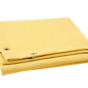 O tecido de Kevlar aramida é fabricado em polímero de alta resistência comparado com o aço, resiste de forma inalterada em contato com temperatura, impactos e tração. O tecido de Kevlar aramida pode ser usado na confecção de manta de proteção para solda, revestimento em saída de escapamentos e dutos de vapor.
