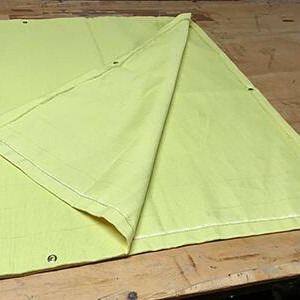 A Lester oferece para os mais variados setores da indústria o tecido de kevlar tipo fita 50 mm x 1/8 x 25 m para revestimentos e isolação de temperatura com a máxima eficiência (conhecida também como fita térmica).