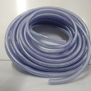 A mangueira Kanaflex flexível PT250 é considerada reforçada, pois possui fios sintéticos. Esta é produzida na cor cristal transparente e é indicada para trabalhos de média pressão, como em equipamentos industriais. 

