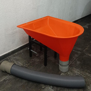Encontre na Lester equipamentos o Funil para argamassa ideal para o transporte vertical para agilizar o revestimento externo de fachada em sua obra. Televendas 11 4061-1200
