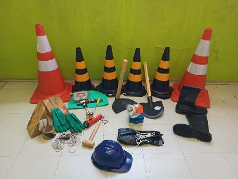 kit de emergência para transporte de produtos químicos