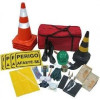 O kit de emergência para caminhões é um conjunto de itens essenciais projetados para garantir a segurança e a preparação durante situações imprevistas na estrada. 