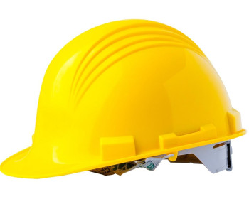 Os capacetes de segurança são guardiões essenciais, protegendo a integridade dos trabalhadores e oferecendo uma barreira confiável contra os riscos, assegurando ambientes de trabalho mais seguros.