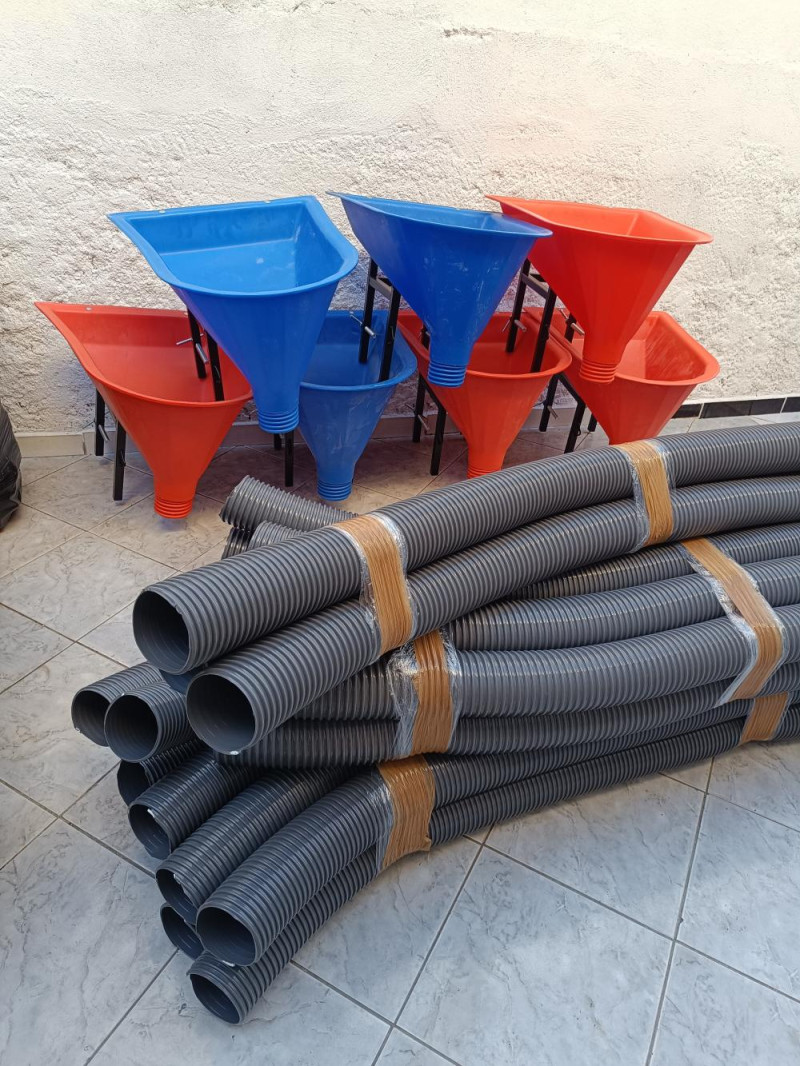Funil para argamassa de fachada