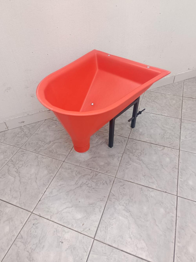 Funil para argamassa de fachada
