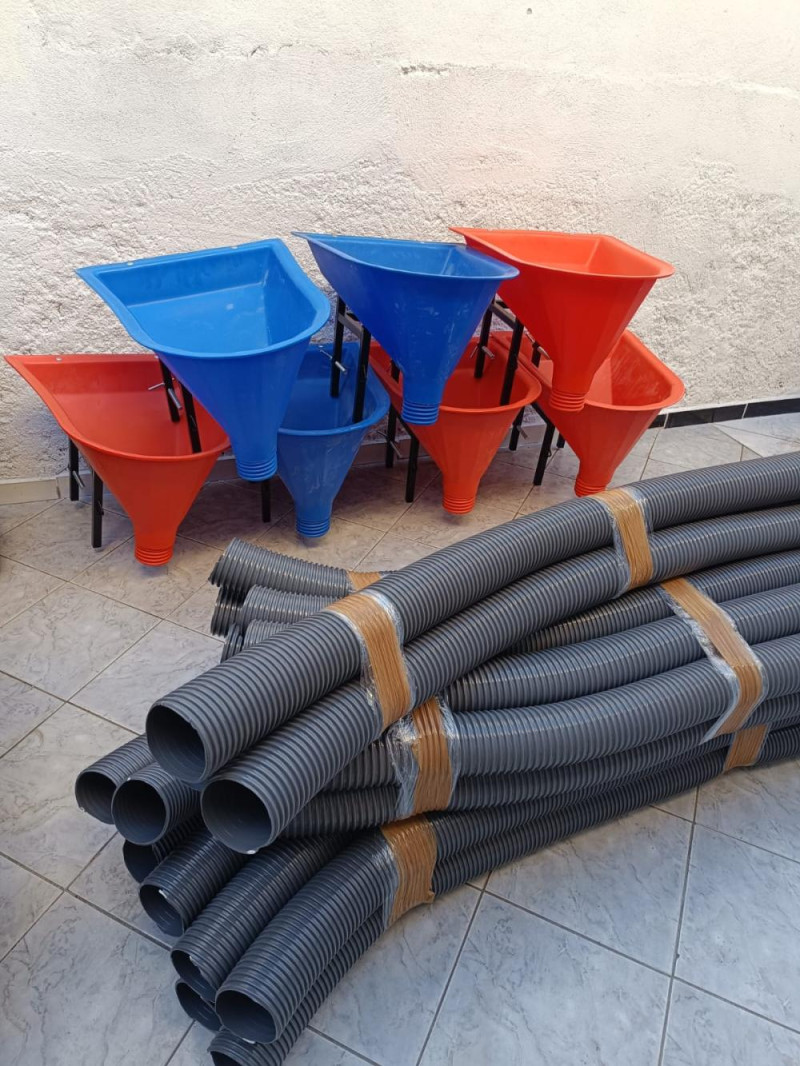 Funil abastecedor para argamassa
